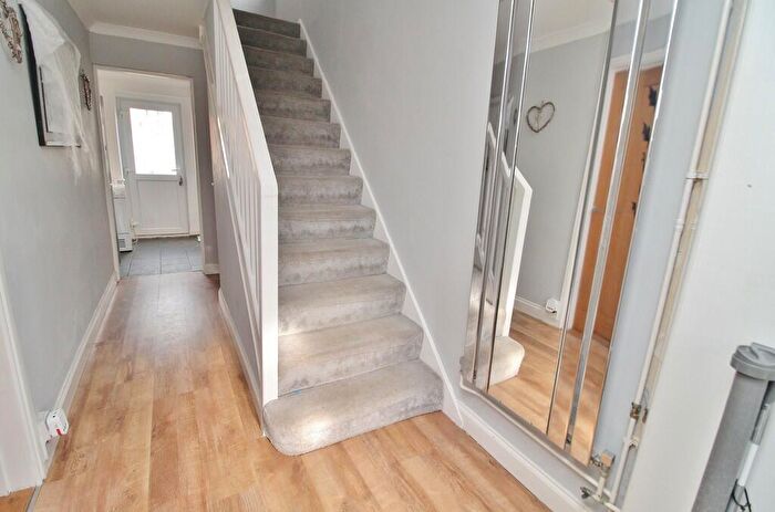 3 Bedroom End Of Terrace House For Sale In Bondfields Crescent, Leigh Park, PO9