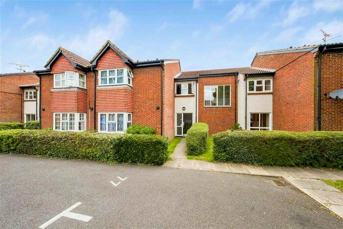 1 Bedroom Flat To Rent In Clarkes Drive, Hillingdon, UB8