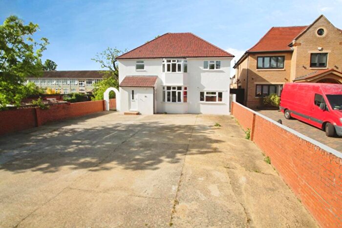8 Bedroom Detached House To Rent In Langley Road, Langley, SL3
