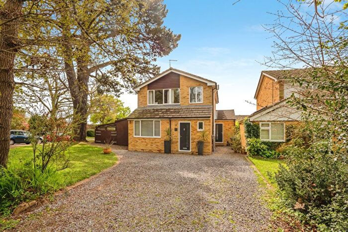 4 Bedroom Detached House For Sale In Long Copse Lane, Emsworth, Hampshire, PO10