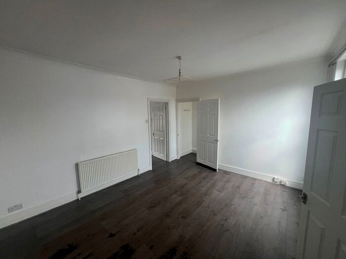 1 Bedroom Flat To Rent In Lancaster Road, Enfield, EN2