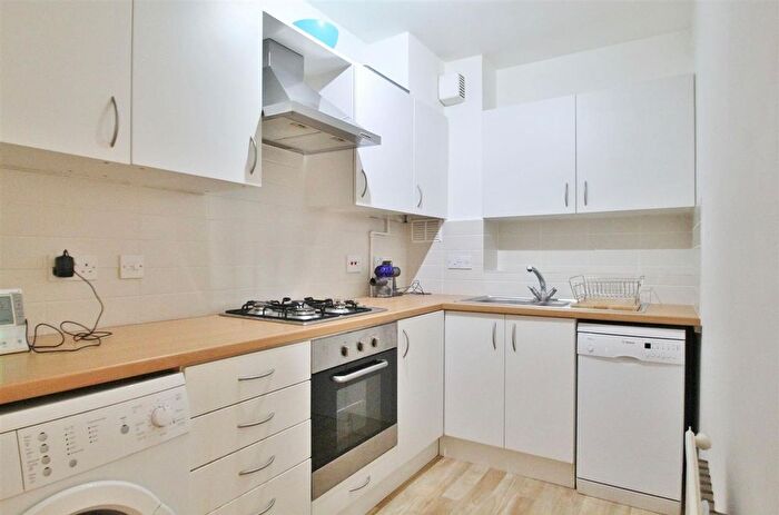 1 Bedroom Property To Rent In Lower Square, Isleworth, TW7