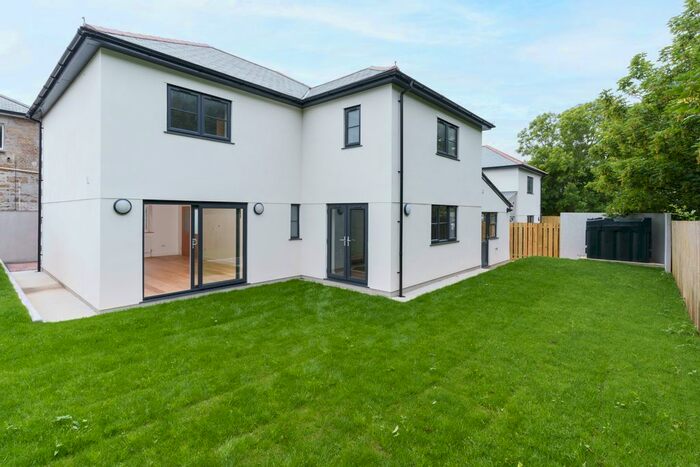 4 Bedroom Detached House For Sale In Turnpike Road, Marazion, TR17