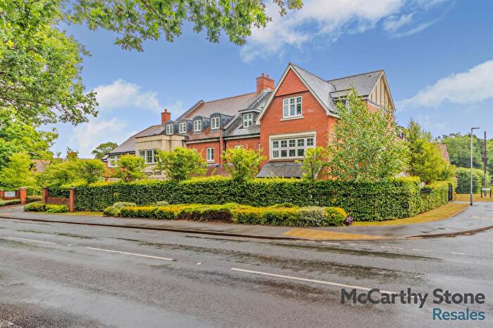 2 Bedroom Apartment For Sale In Mountbatten House, Hempstead Road, Hemel Hempstead, HP3