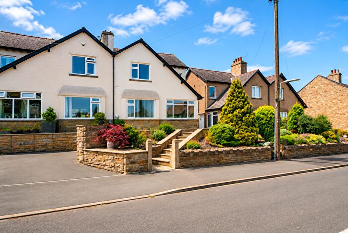 3 Bedroom Semi-Detached House For Sale In Stoney Bank Road, Earby, BB18