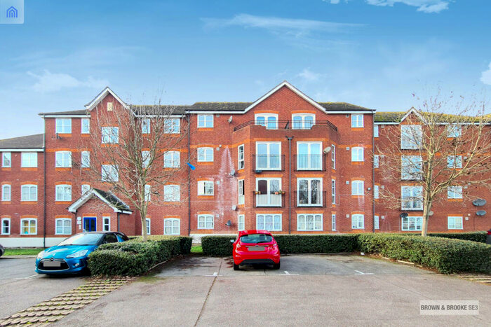 2 Bedroom Flat For Sale In Riverhope Mansion, Harlinger Street, SE18