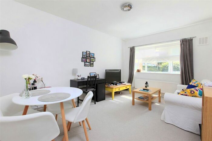 1 Bedroom Flat To Rent In Ivanhoe House, Rinaldo Road, Balham, London, SW12