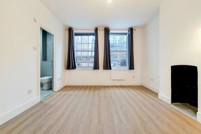 Studio To Rent In St. Vincent Street, Marylebone Village, London, W1U