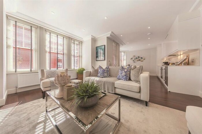 3 Bedroom Flat To Rent In Hamlet Gardens, London, W6