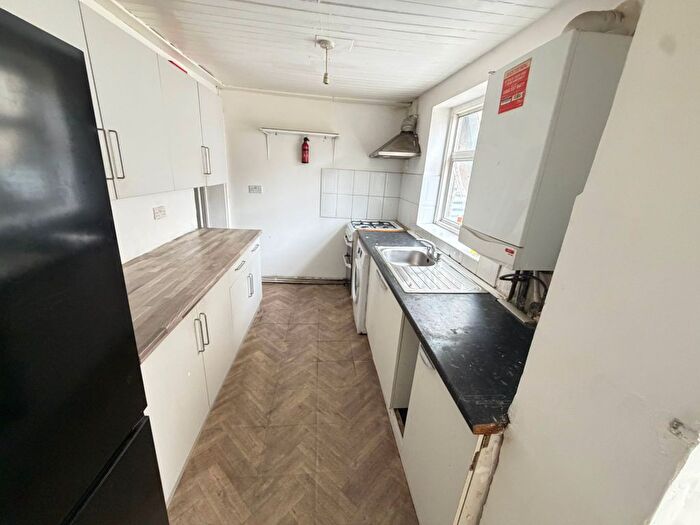 4 Bedroom Terraced House To Rent In Cave Road, London, E13