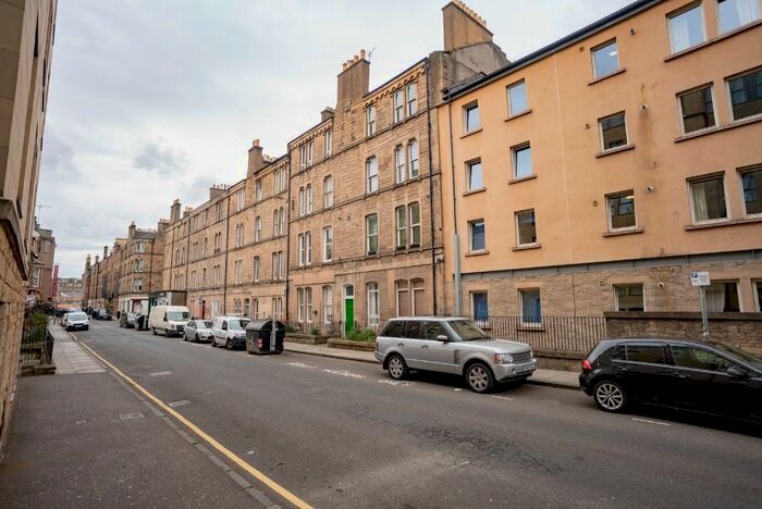 2 Bedroom Flat To Rent In Grove Street, Fountainbridge, Edinburgh, EH3