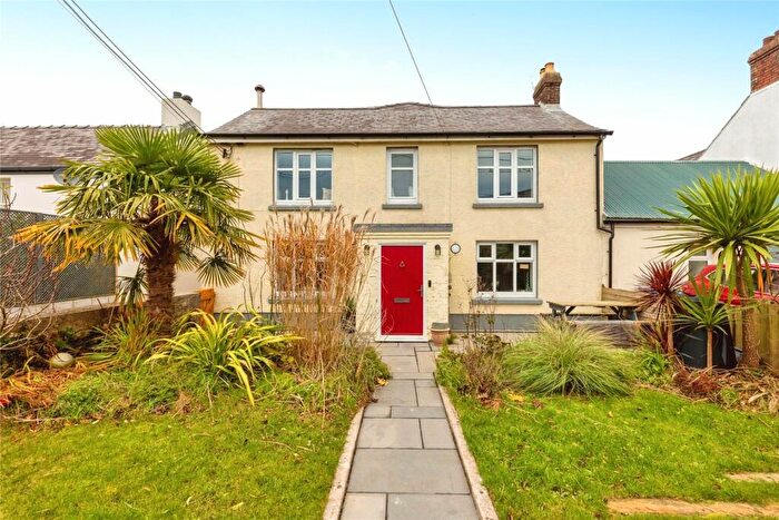 3 Bedroom Link Detached House For Sale In Llanybri, Carmarthen, Carmarthenshire, SA33