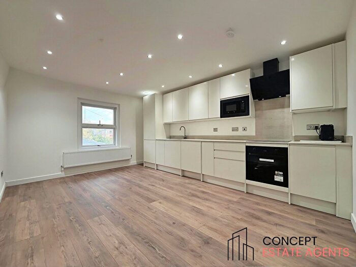 2 Bedroom Flat To Rent In Bakers End, Wimbledon Chase, SW20