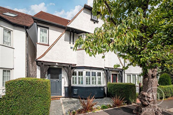 4 Bedroom Semi-Detached House To Rent In Hampstead Gardens, Golders Green, NW11