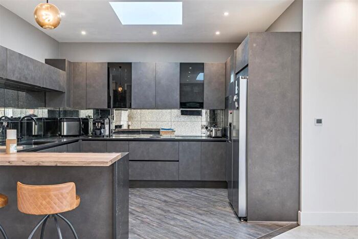 4 Bedroom Detached House For Sale In Tangier Way, Burgh Heath, Tadworth, KT20
