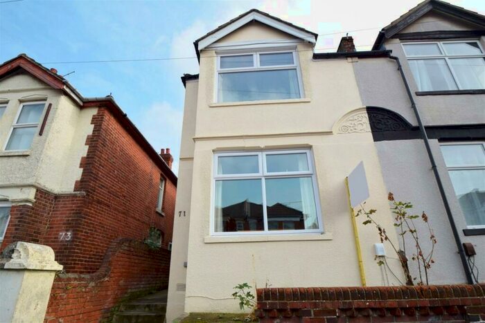 4 Bedroom Semi-Detached House To Rent In Newcombe Road, Polygon, SO15