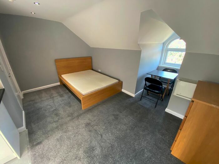 1 Bedroom Terraced House To Rent In Woodville Road, Dewsbury, WF12