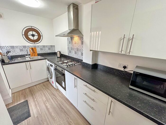 1 Bedroom House To Rent In Clapham Road (Room ), L4