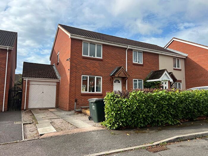 3 Bedroom Property To Rent In Kingsteignton, Newton Abbot, TQ12