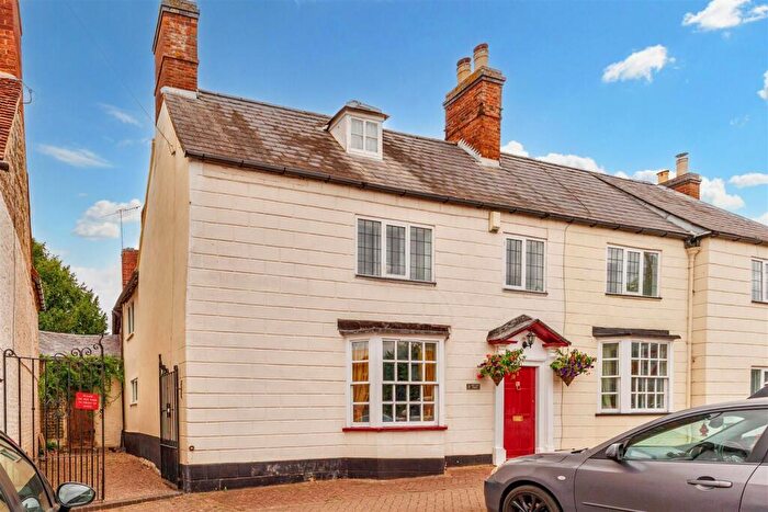 3 Bedroom Town House For Sale In Red Lion Court, Bridge Street, Kineton, CV35