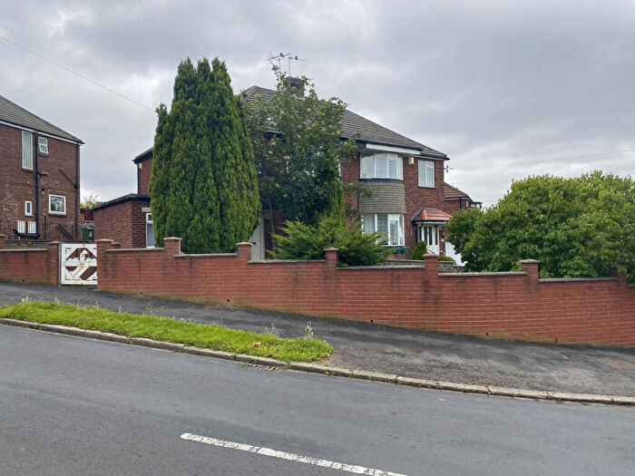 4 Bedroom Semi-Detached House To Rent In Eden Mount, Leeds, West Yorkshire, LS4