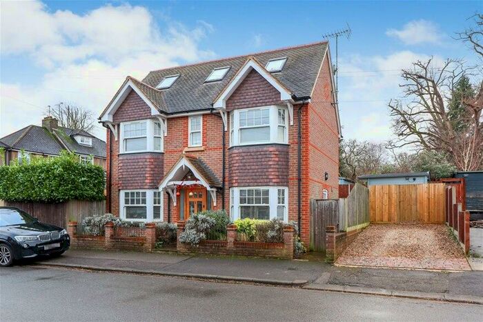 3 Bedroom Detached House To Rent In Willoughby Road, Harpenden, AL5