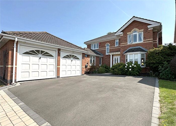 4 Bedroom Detached House For Sale In Greenfield Avenue, Balsall Common, CV7