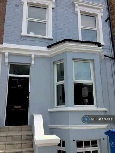 3 Bedroom Flat To Rent In Lordship Lane, East Dulwich, SE22