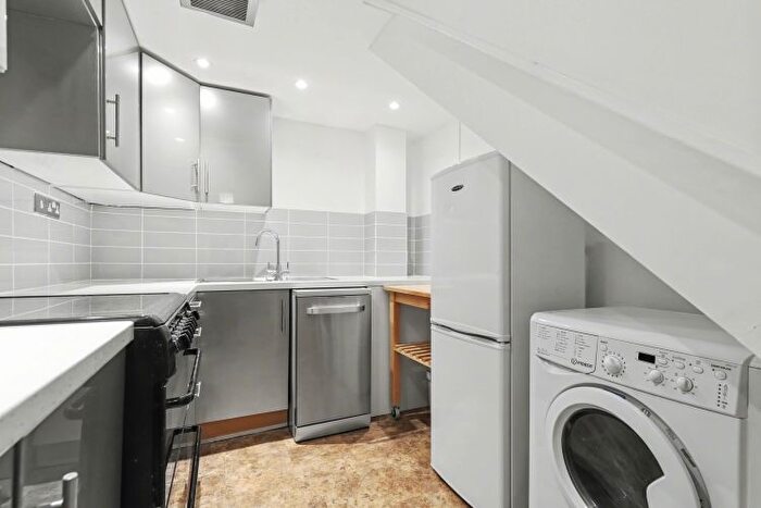 2 Bedroom Terraced House To Rent In Buckingham Street, New Hinksey, OX1