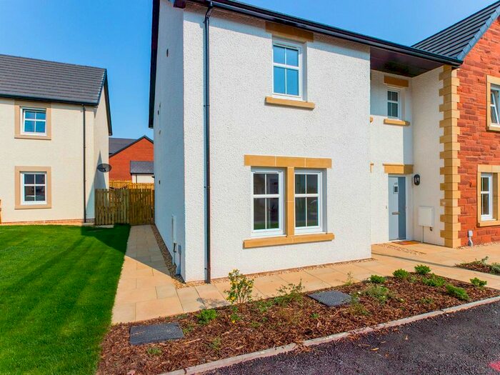 3 Bedroom End Of Terrace House To Rent In Loaningdale Avenue, Biggar, ML12