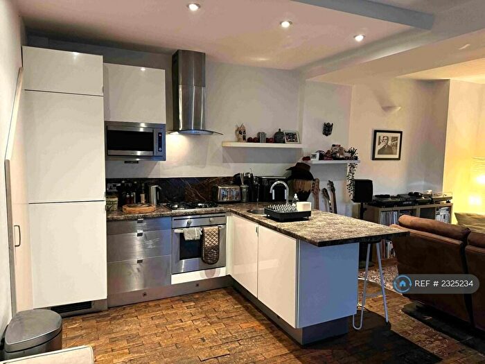 2 Bedroom Terraced House To Rent In Bradbury Mews, London, N16