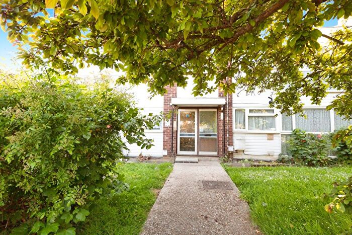 2 Bedroom Flat For Sale In St. Peters Close, Ilford, IG2