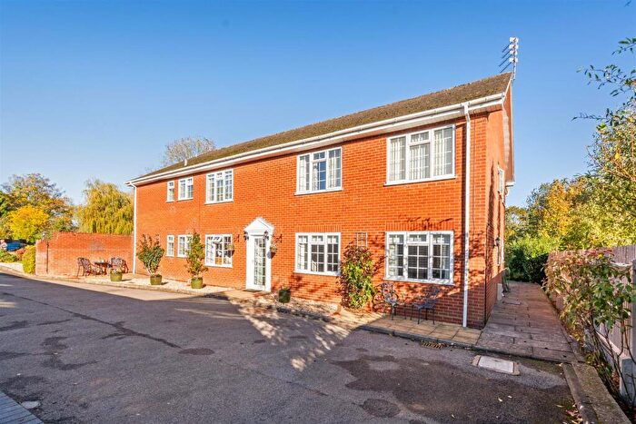 2 Bedroom Apartment For Sale In Mill Lane, Lapworth, Solihull, B94