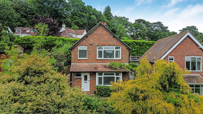3 Bedroom Detached House For Sale In Hindhead Road, Haslemere, Surrey, GU27
