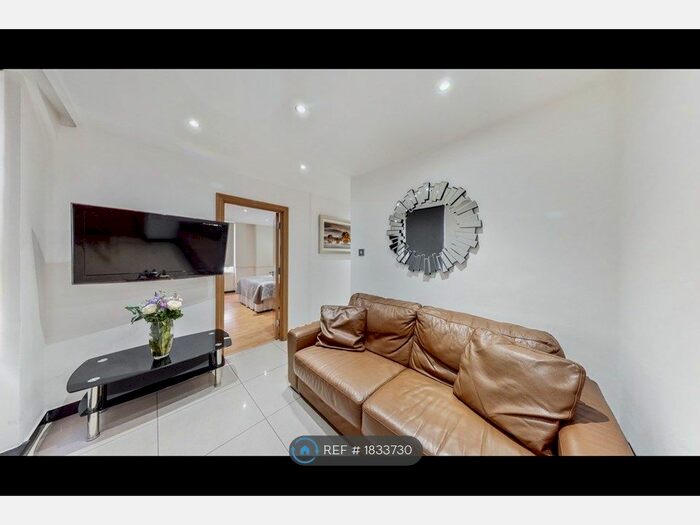 4 Bedroom Flat To Rent In Cumberland Court, London, W1H