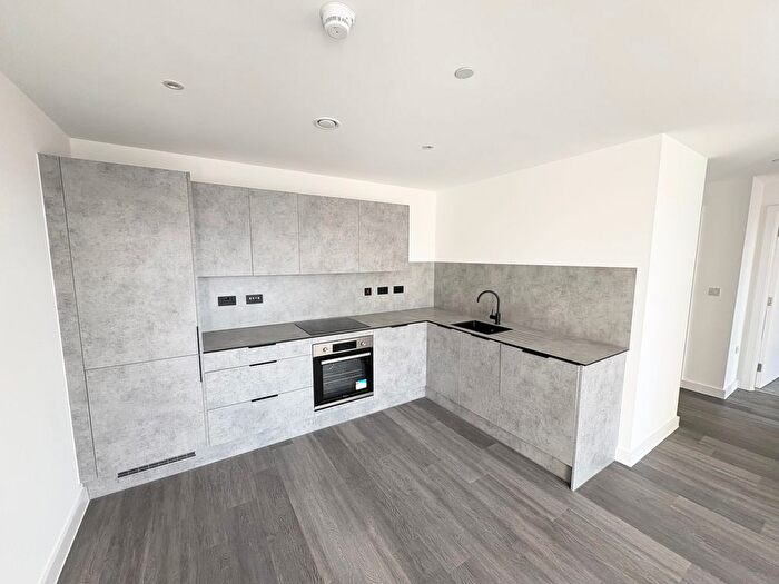 2 Bedroom Flat To Rent In Ordsall Lane, Salford, M5