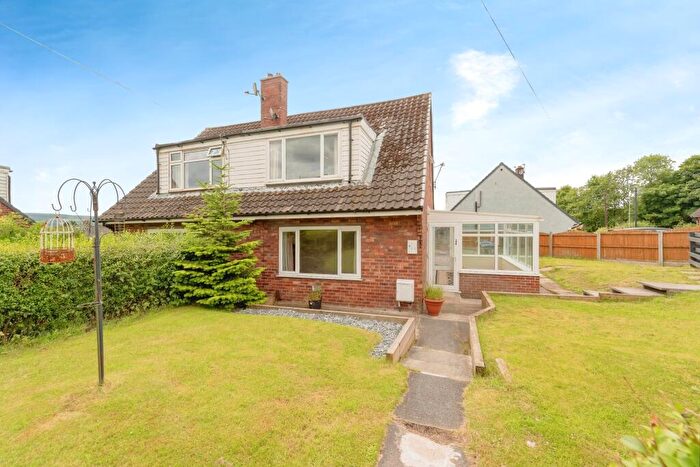 3 Bedroom Semi-Detached House For Sale In Langdale Road, Padiham, Burnley, BB12