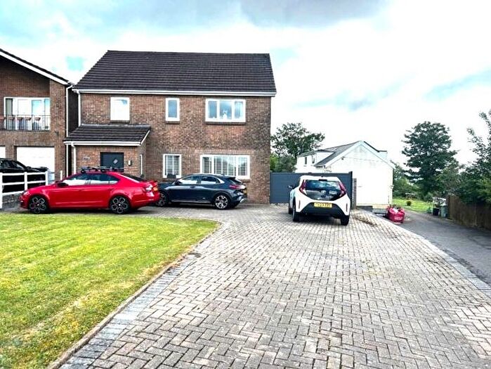 4 Bedroom Detached House To Rent In Llanelli, Bynea, Station Road, SA14