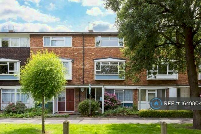 2 Bedroom Maisonette To Rent In Fairby Road, London, SE12