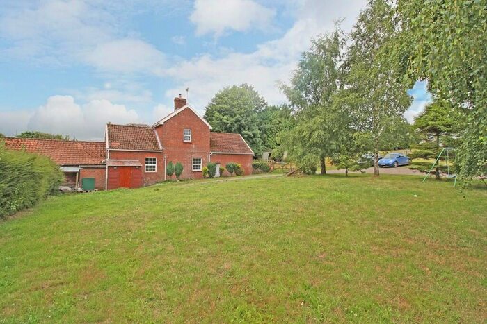 3 Bedroom Farm House To Rent In East Budleigh, EX9