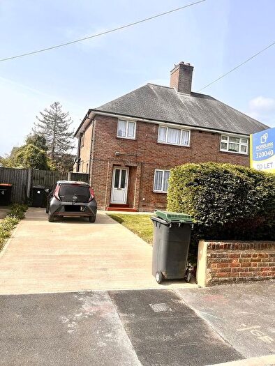 3 Bedroom Semi Detached House To Rent In Halsey Road, Bedford, MK42