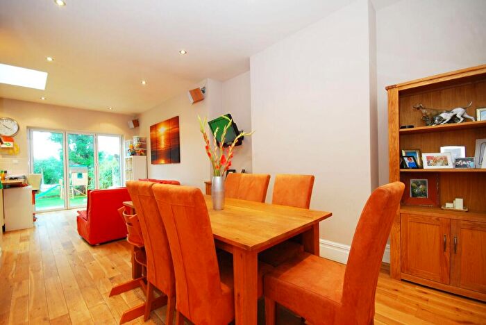 4 Bedroom House To Rent In Queens Avenue, Whetstone, London, N20