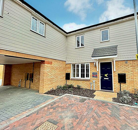 2 Bedroom Terraced House To Rent In Lakeside Drive Bedford, MK42