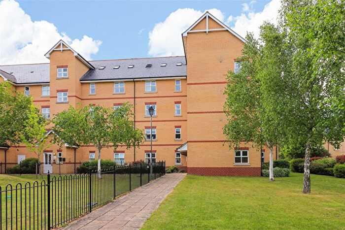 2 Bedroom Flat For Sale In Winstanley Court, Cambridge, CB1