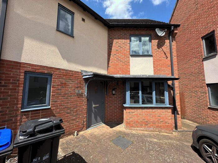 3 Bedroom House To Rent In Barring Mews, Upton, Northampton, NN5