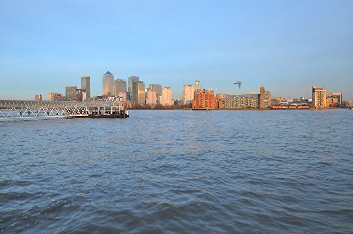 2 Bedroom Terraced House To Rent In , St George's Mews, Surrey Quays, SE8