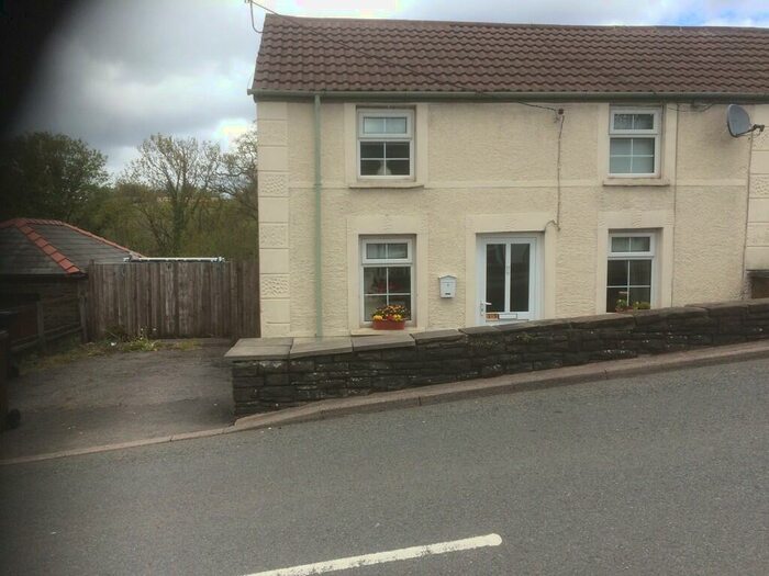 2 Bedroom Cottage To Rent In High Street, Pengam, NP12