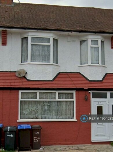 3 Bedroom Terraced House To Rent In Mitchell Road, London, N13