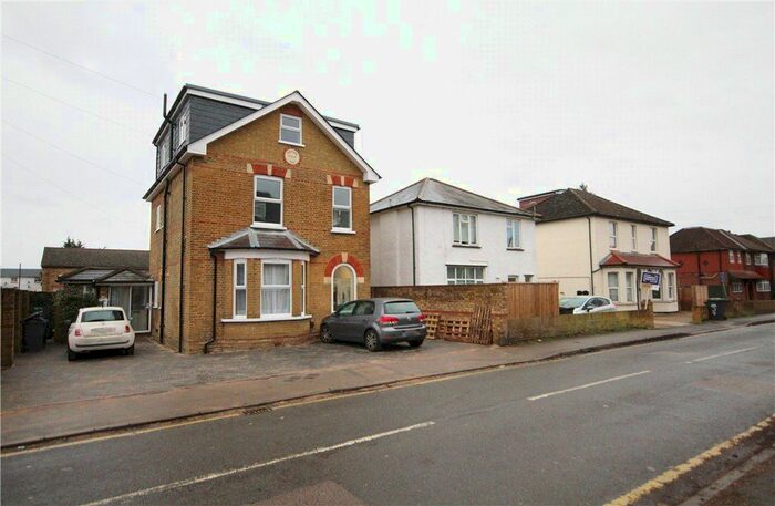 1 Bedroom Flat To Rent In Corrie Road, Addlestone, Surrey KT15