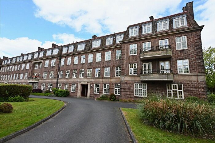 2 Bedroom Flat For Sale In Goodby Road, Moseley, Birmingham, B13